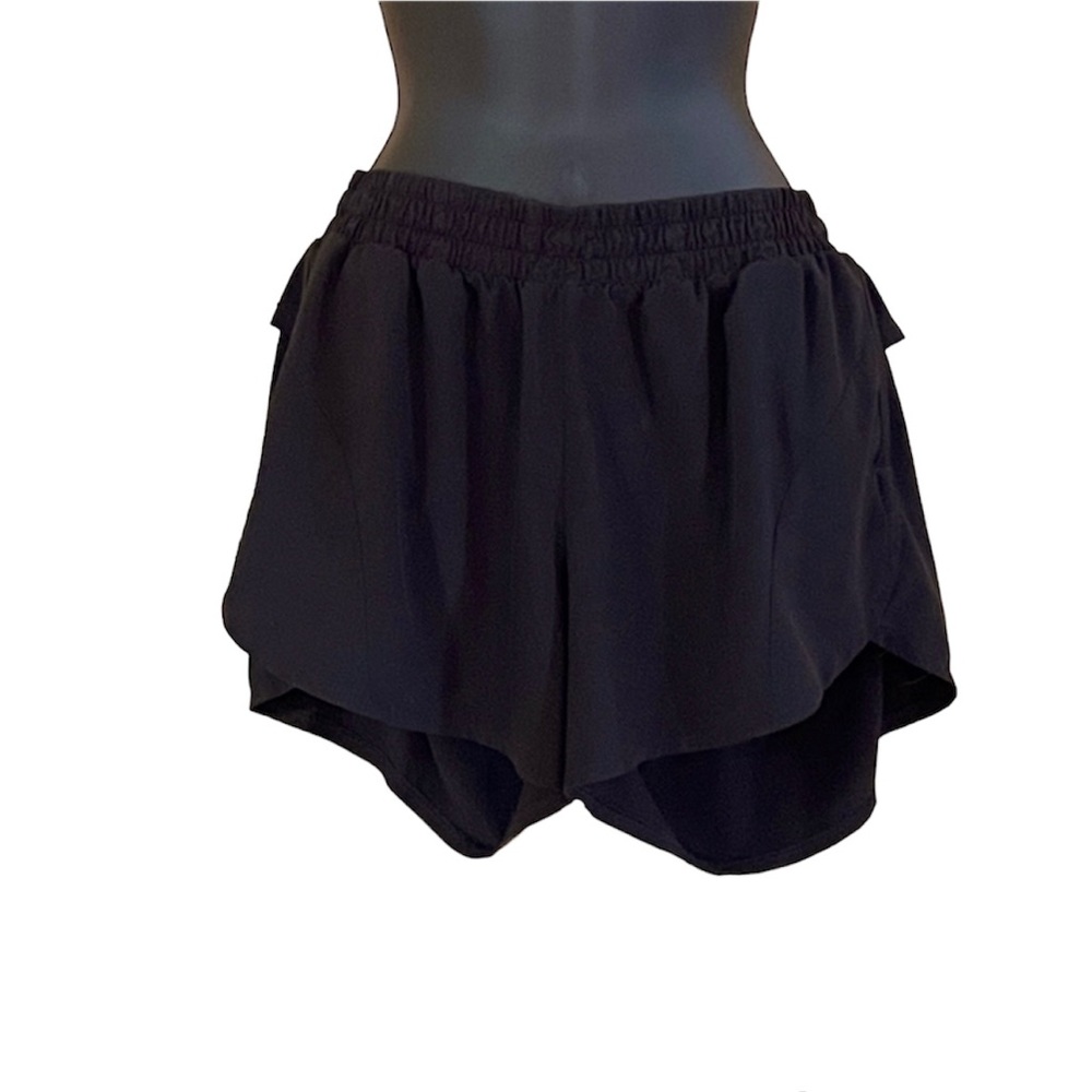 Cute ruffle-back shorts